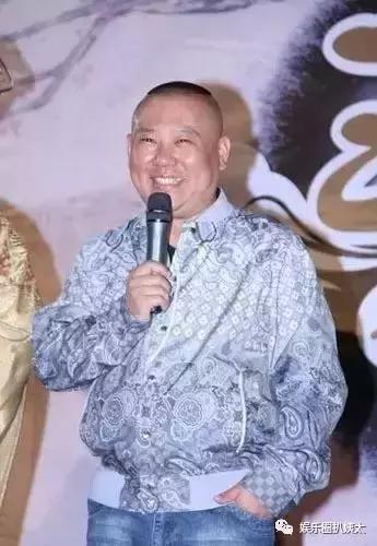 郭德纲撞衫鹿晗李宇春池昌旭，原来他一直是撞衫届的“战斗机”啊