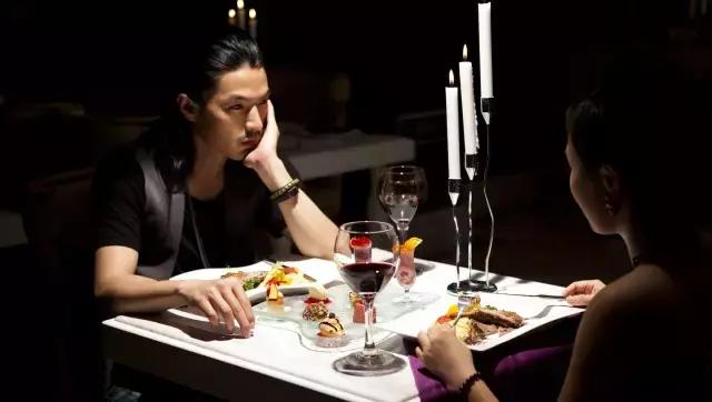 跟她玩游戏,和她玩游戏