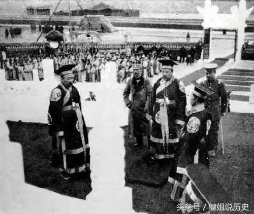 相士说你老袁家都是短命相袁世凯求破解方法相士说你得做皇帝