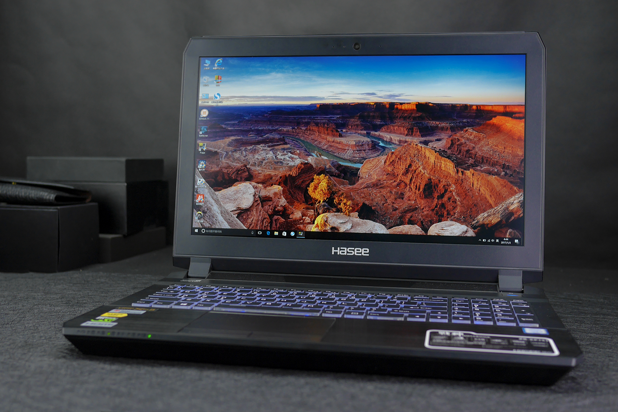 花万元买部手机,战神z8和z8哪个好