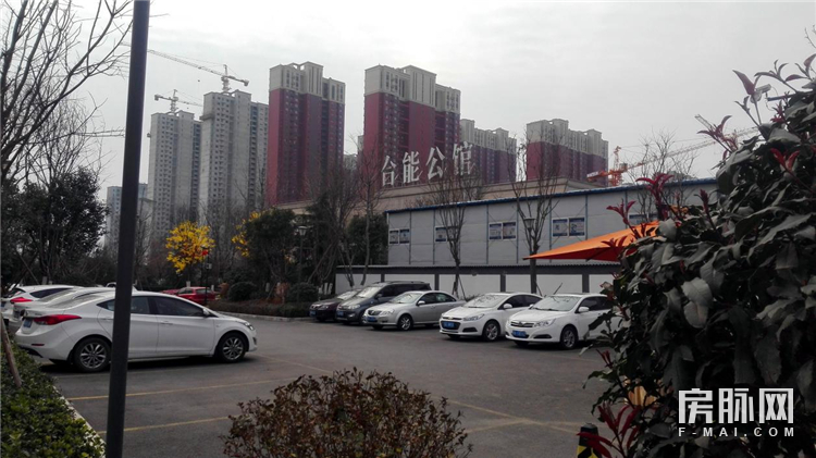 左边万科城，右边智慧城，合能公馆在长安一点也不偏！