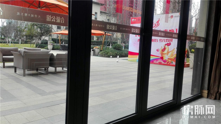 左边万科城，右边智慧城，合能公馆在长安一点也不偏！