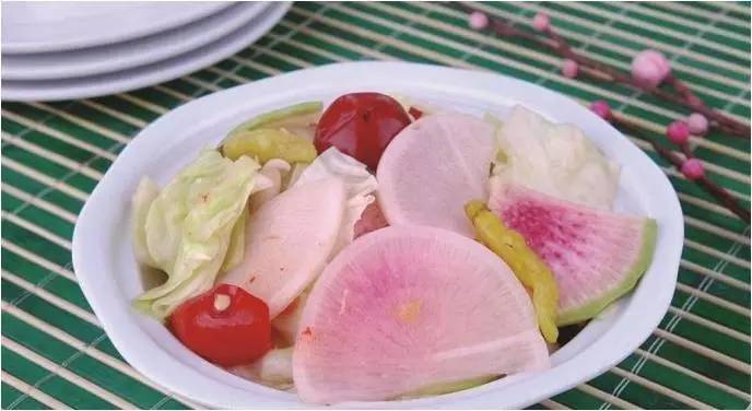 韩国泡菜vs中国泡菜哪个更好吃,四川泡菜和韩国泡菜