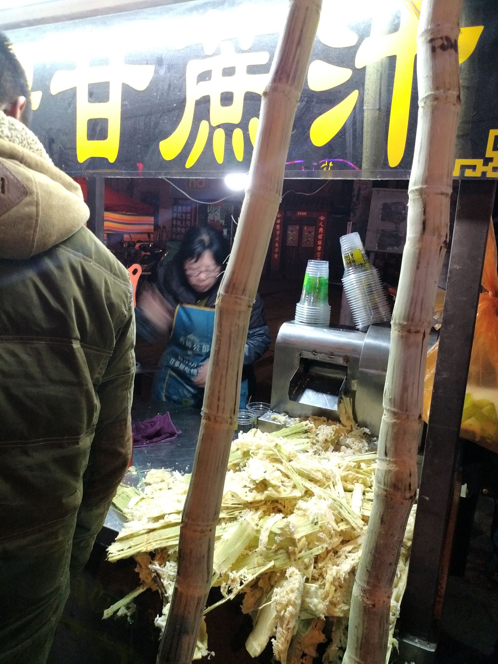 这些路边小吃：虾扯蛋、烈焰烧、大屌烧、关东煮、烤鸟蛋吃过吗？