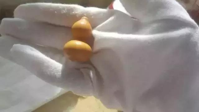 你这么丑就别戴南红了！