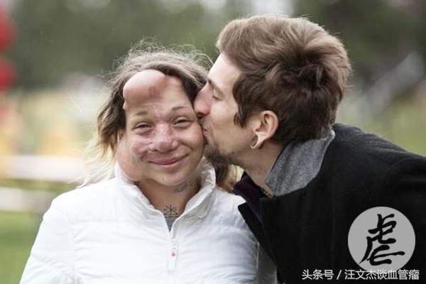 “虐狗霸屏”模式全面开启,但我更想借奇葩大会蔡聪的话祝福你!