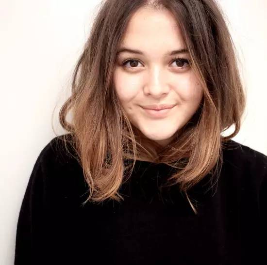 这个肉乎乎身高不到160的女孩，却被网评为最美时尚教主！