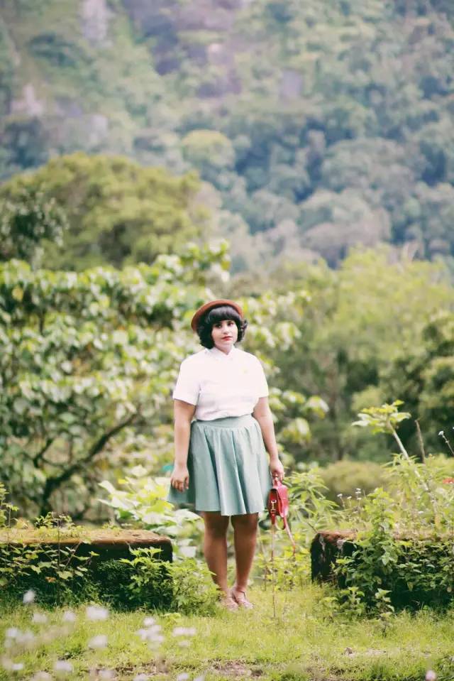 这个肉乎乎身高不到160的女孩，却被网评为最美时尚教主！