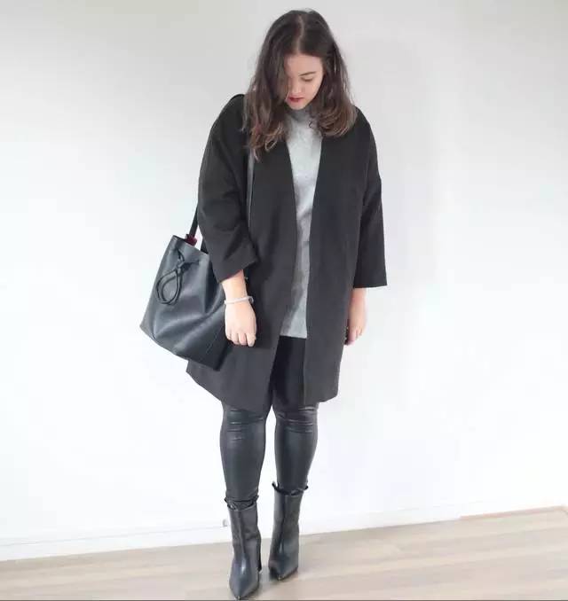 这个肉乎乎身高不到160的女孩，却被网评为最美时尚教主！