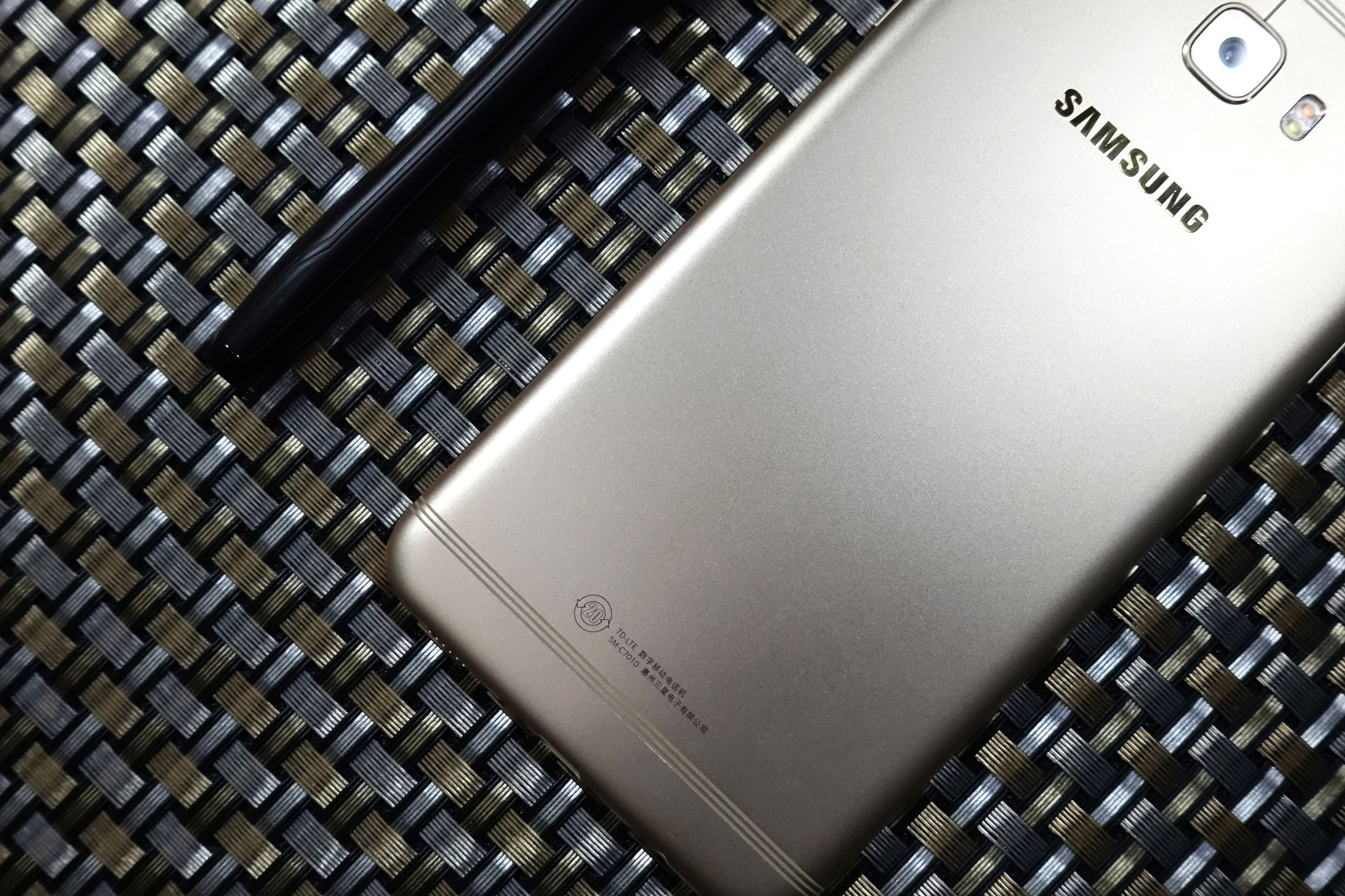 实际比刚刚好还要好三星C7Pro上手评测