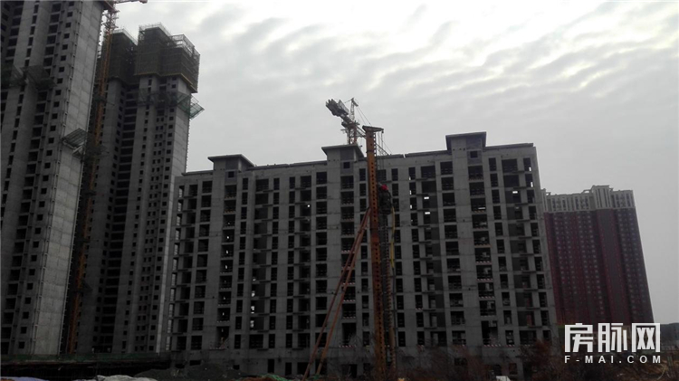 左边万科城，右边智慧城，合能公馆在长安一点也不偏！