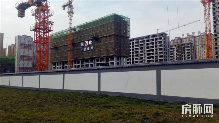 左边万科城，右边智慧城，合能公馆在长安一点也不偏！