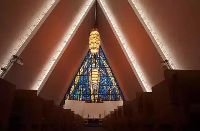 挪威最著名的美景挪威峡湾图片,挪威峡湾中最美的一处