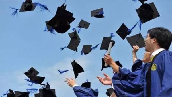 爱丁堡龙比亚大学，一所以人名命名的学府