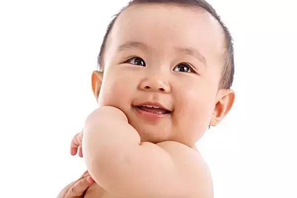 宝宝尿布疹跟湿疹怎么区分,宝宝湿疹热疹傻傻分不清