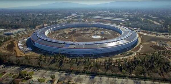 苹果飞碟新总部即将投入使用,iPhone式冲水马桶设计亮了