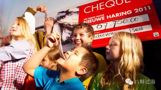 世界上最难吃的食物鲱鱼罐头评论,世界上最臭的鱼鲱鱼