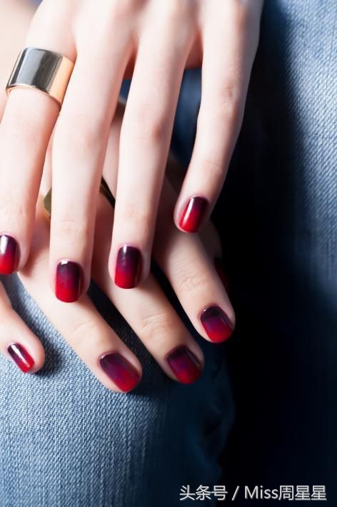 唐嫣宋佳穿衣搭配图片,白色月光宋佳美甲图