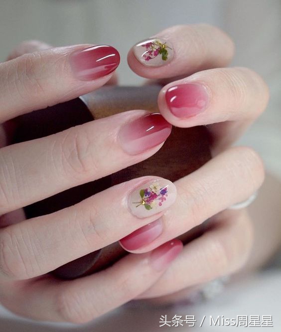 唐嫣宋佳穿衣搭配图片,白色月光宋佳美甲图