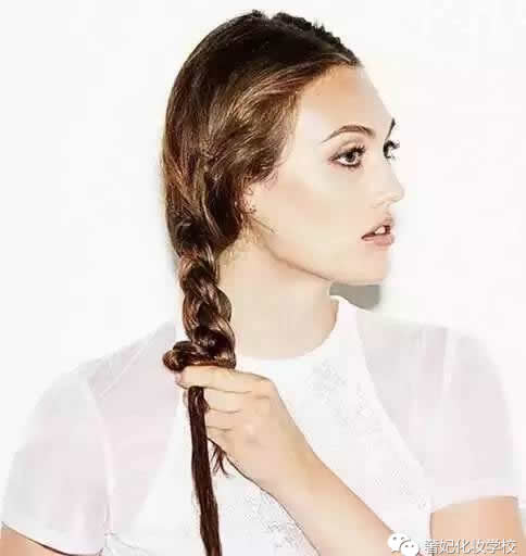 气质半披发编发教程,披发慵懒风编发教程