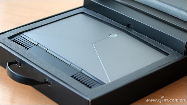 戴尔alienware13游戏本,戴尔外星人alienware13r3