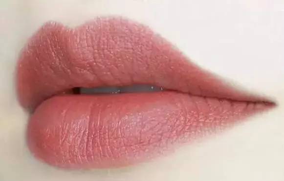 唇釉豆沙色排行榜10强,桃红色豆沙色显白唇膏唇釉