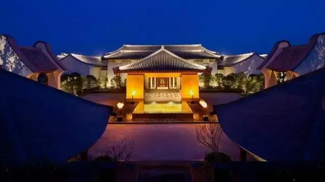 又来一波降温，和心爱的人抱在一起“泡汤”取暖吧~