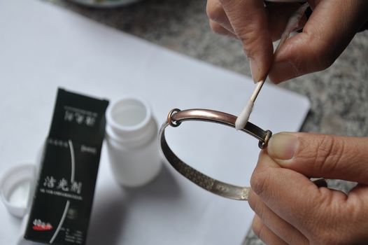 银饰发黑了怎么办轻松解决,银饰变黑怎么办妙招