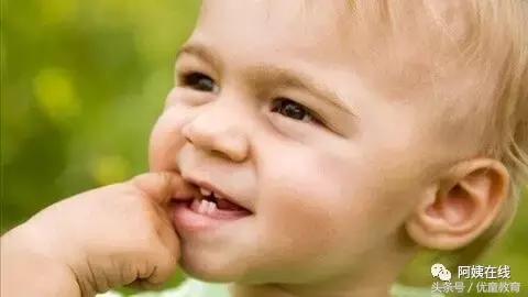 妈妈经常抱宝宝手会有什么疾病,宝妈经常抱孩子会有影响吗