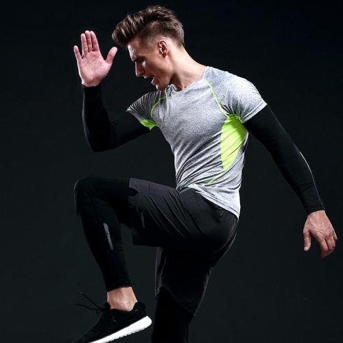 当健身服变成日常装,健身型男衣服