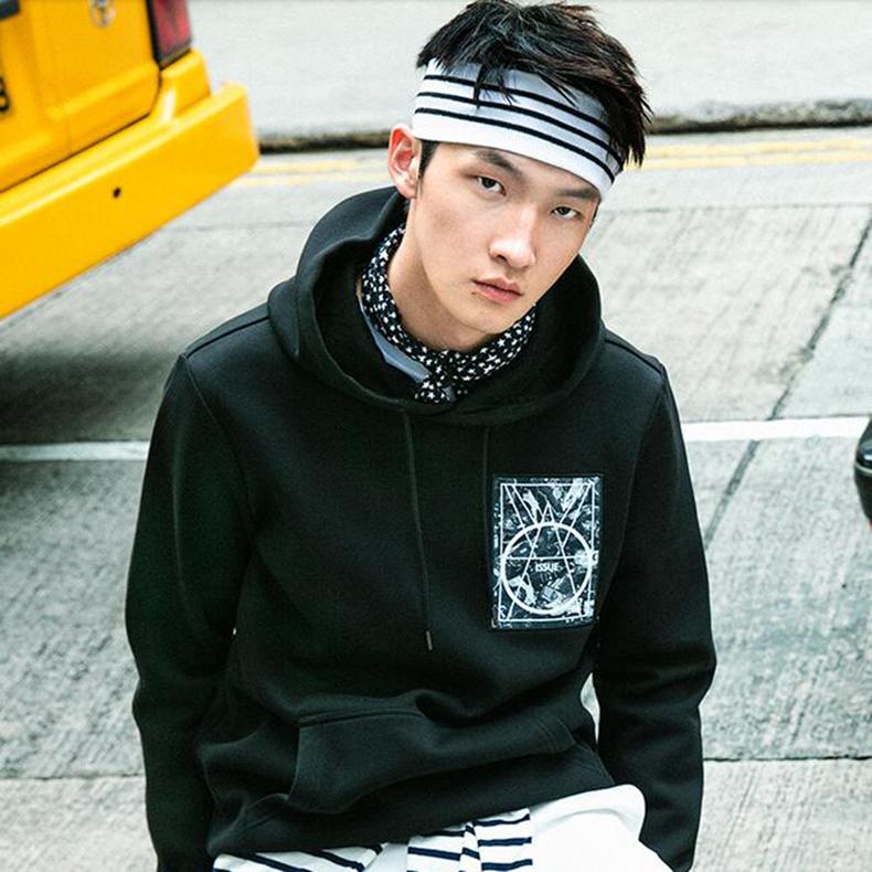 卫衣这个运动感的单品,运动卫衣怎么穿出时髦感