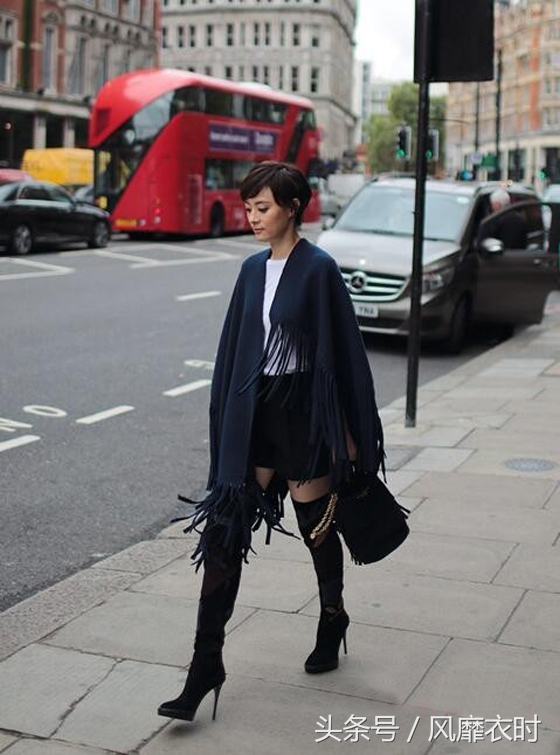 一年四季可以搭的披肩,超简单的减龄披肩