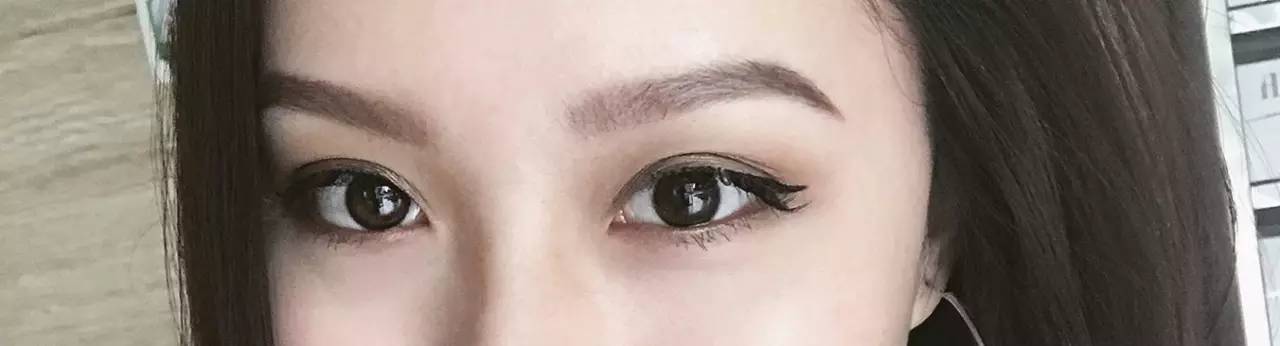 这个成都女孩说：不化眼妆的姑娘，活该你丑