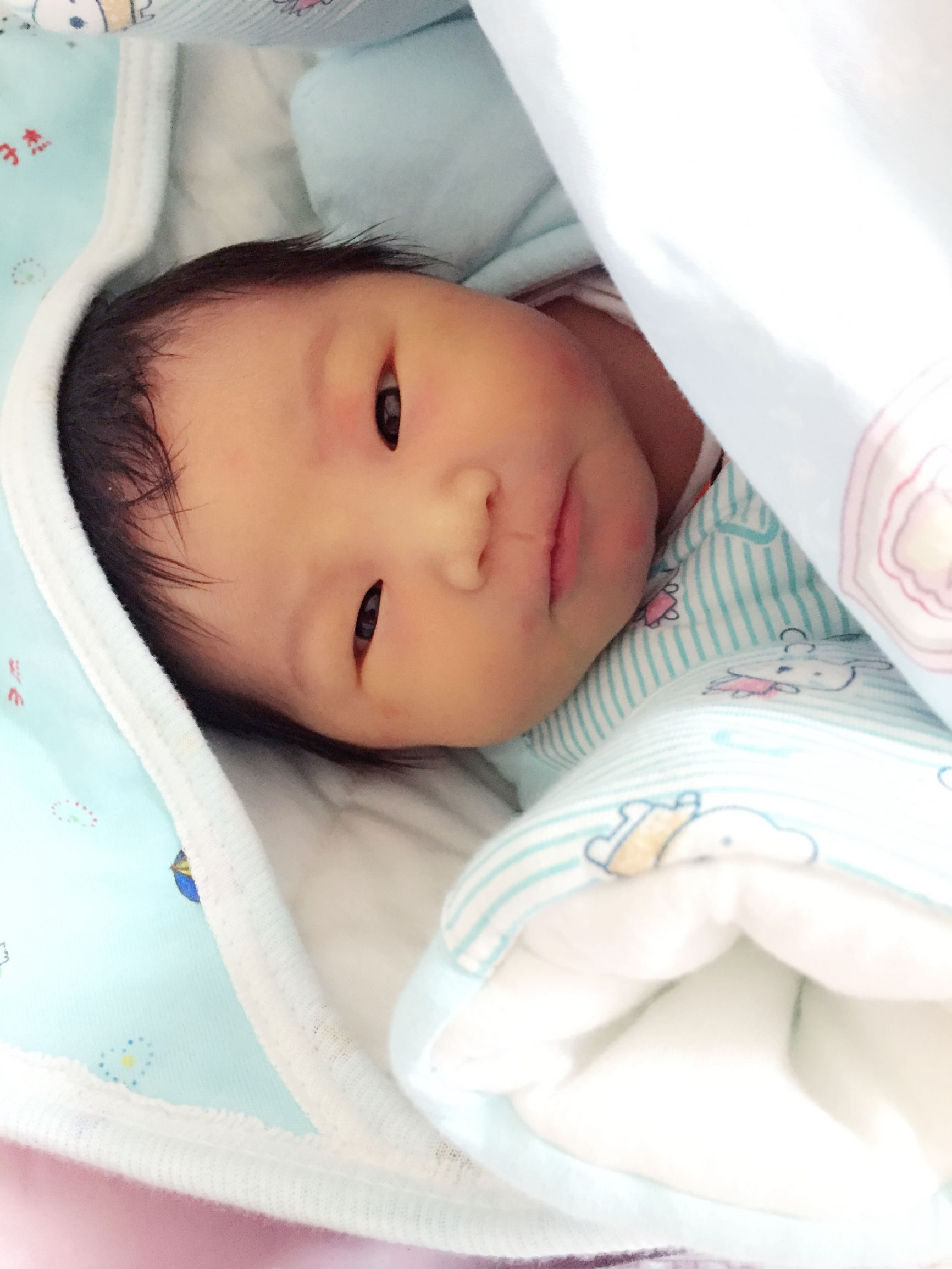 母乳不够是妈妈吃得少吗,妈妈母乳不够需要补铁