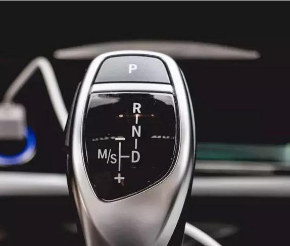 骚气宝马i8,宝马428值得拥有吗