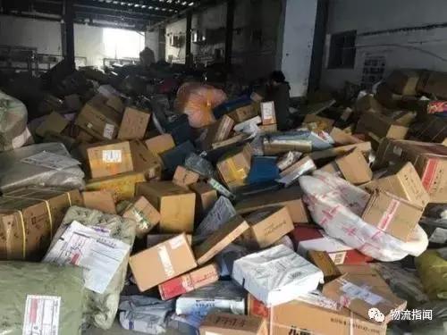 自省：与其再打口水仗，不如听听快递加盟商们怎么讲