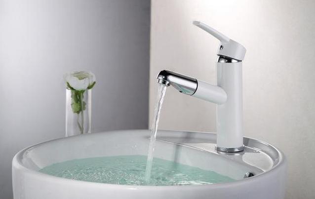 水龙头自己流水怎么回事,原来水龙头不仅有水还有光