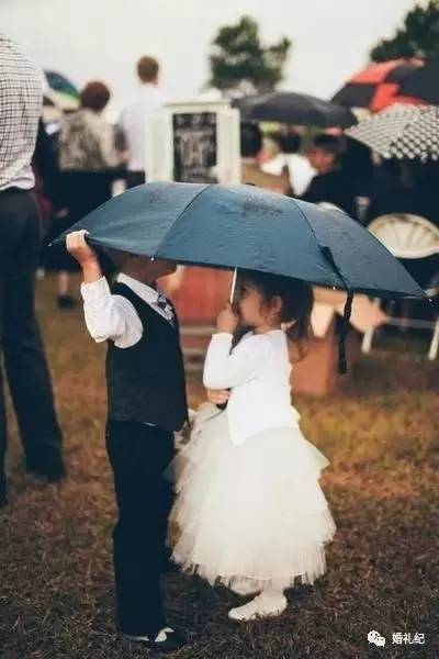 户外婚礼下雨文案怎么写,草坪婚礼遇到下雨怎么办