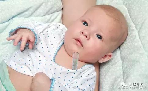 妈妈经常抱宝宝手会有什么疾病,宝妈经常抱孩子会有影响吗