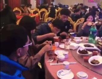 女生喝醉酒搞笑gif,农村女人喝醉酒的搞笑瞬间