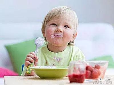宝宝喝酸奶好处,宝宝喝酸奶加什么喝对肠胃好