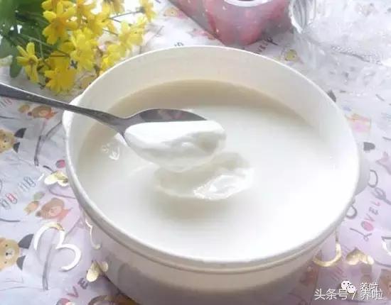 宝宝喝酸奶好处,宝宝喝酸奶加什么喝对肠胃好