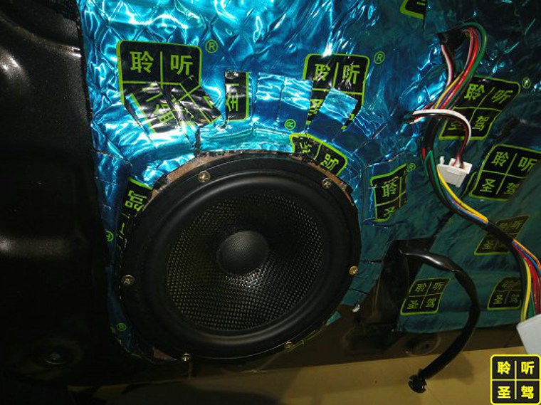 帕杰罗改音响和隔音,三菱帕杰罗汽车音响升级案例