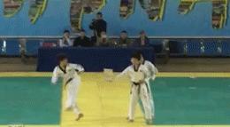 过马路一定要减速慢行,过马路一定要慢点走