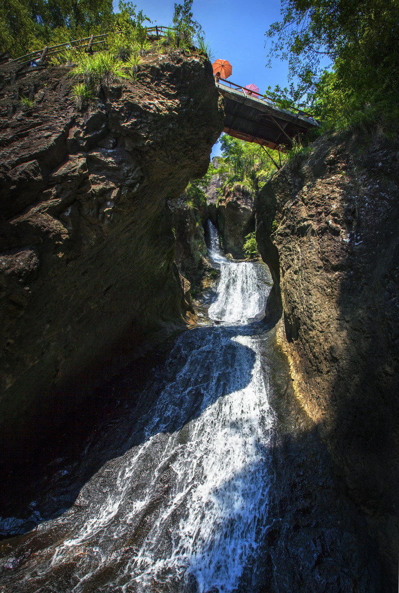 雨天永泰百漈沟景区,别有洞天溶洞