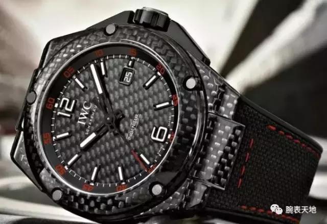 我看着你转身离去,我看见一棵树