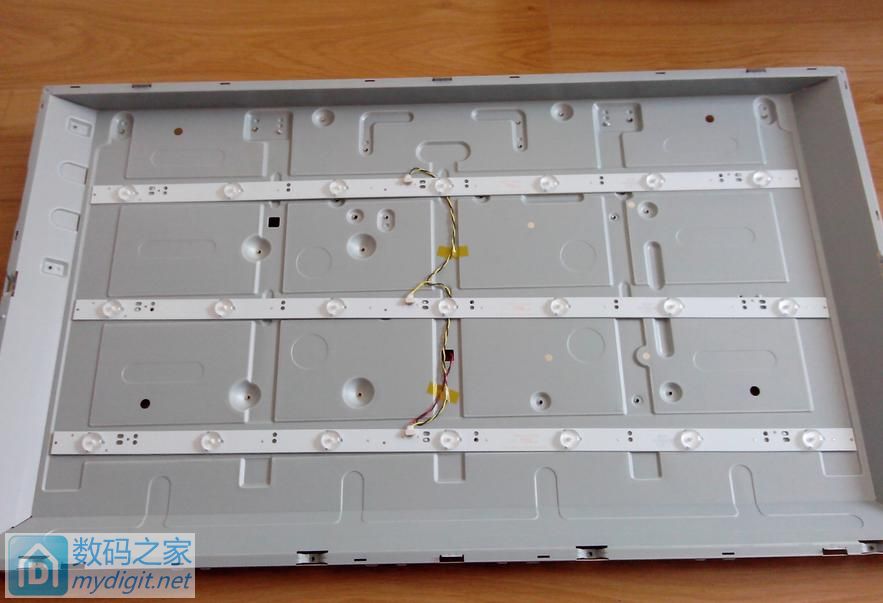 先锋32寸电视背光板维修,先锋电视32寸怎么拆屏幕