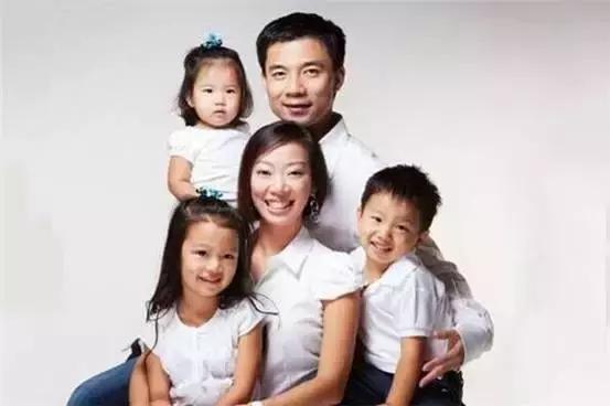 他是马云最怕的人，却为爱妻拱手让出3万亿！