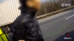 男子买错机票班次改签,男子误抢特价机票后退票