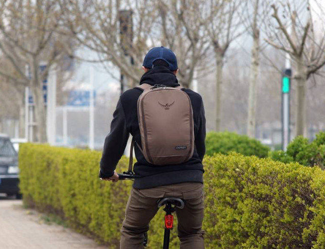 双肩包分享有质感皮,双肩包分析
